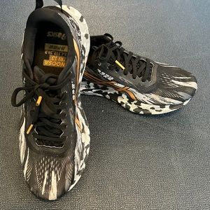 ASICS NOOSA TRI 13  size 9.5